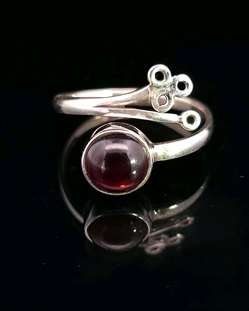 Garnet, Freesize Sterling Silver
