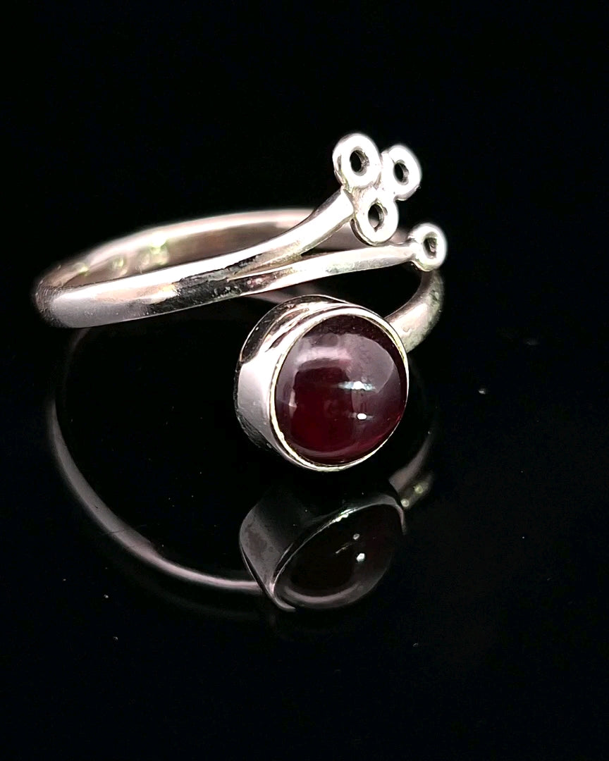 Garnet, Freesize Sterling Silver