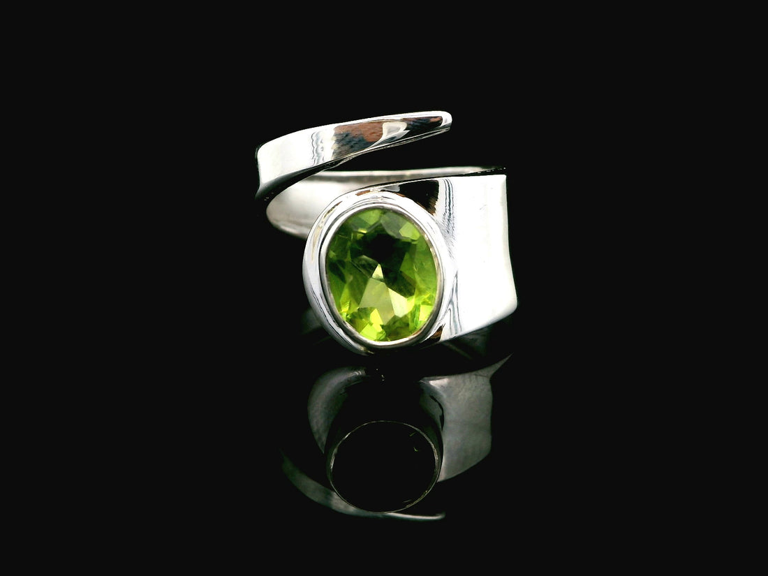 Peridot Faceted, Freesize Sterling Silver Ring