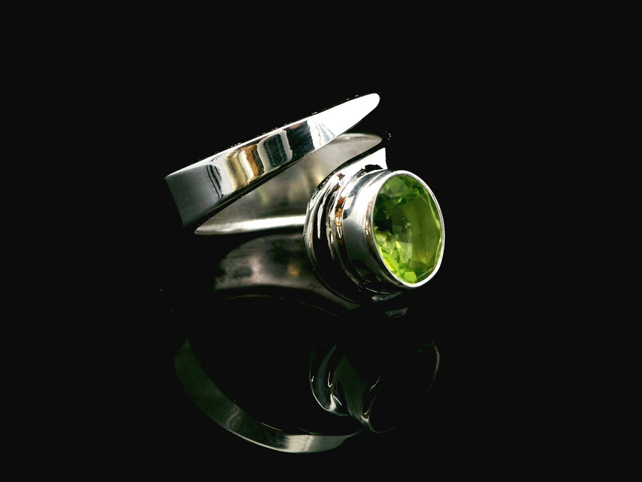 Peridot Faceted, Freesize Sterling Silver Ring