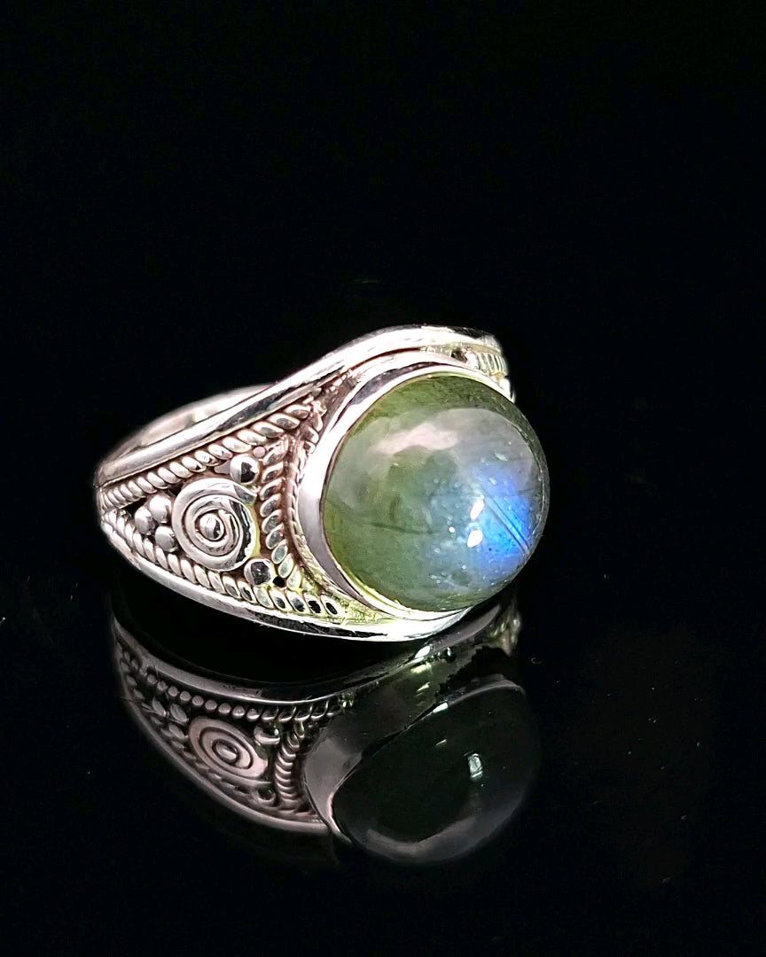 Labradorite, Sterling Silver Ring