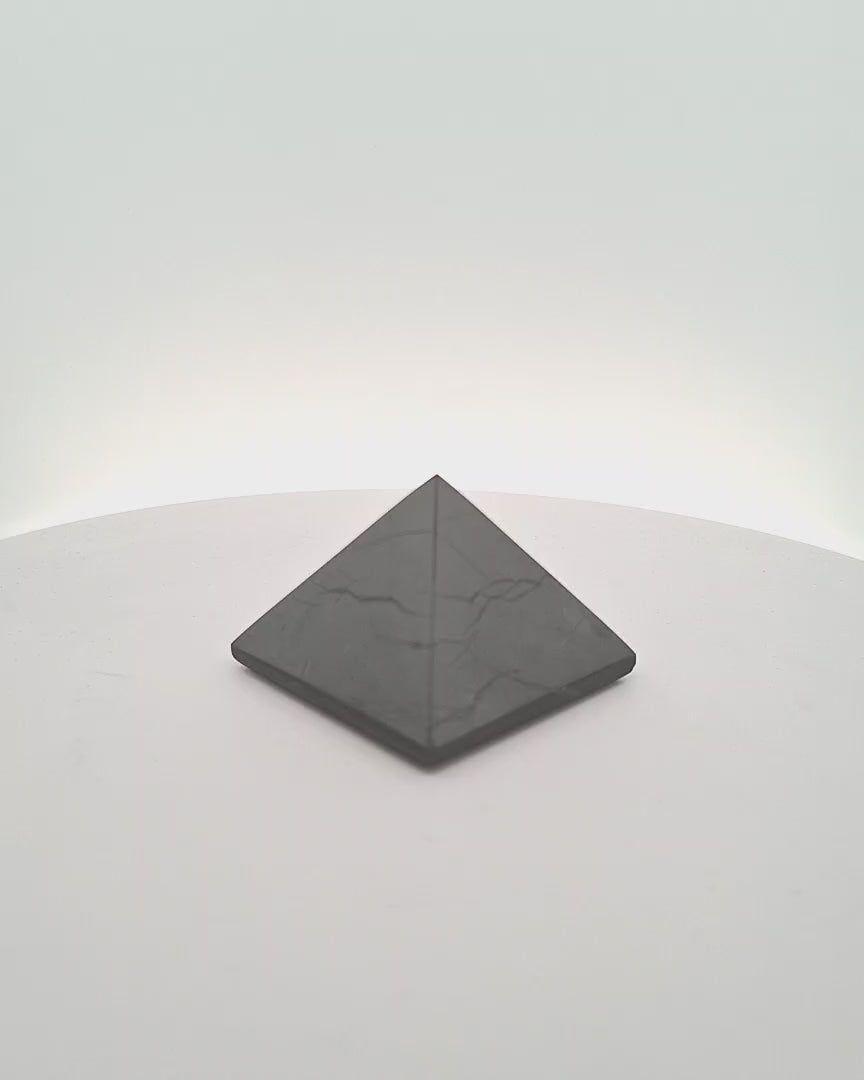 Shungite Pyramid 4cm